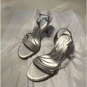 Feminine strappy about silver rhinestone sandals